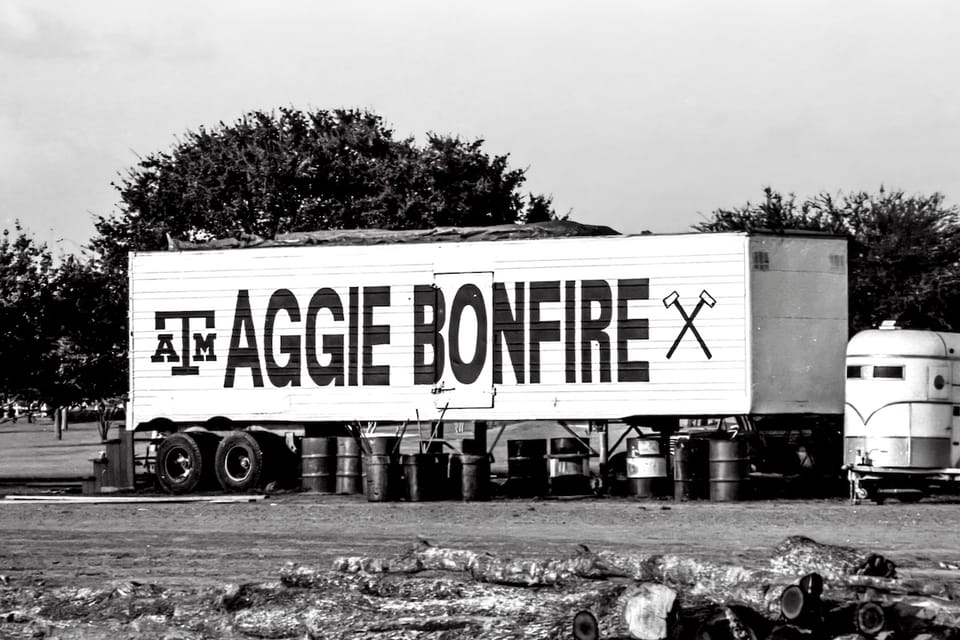 Aggie Bonfire 1996